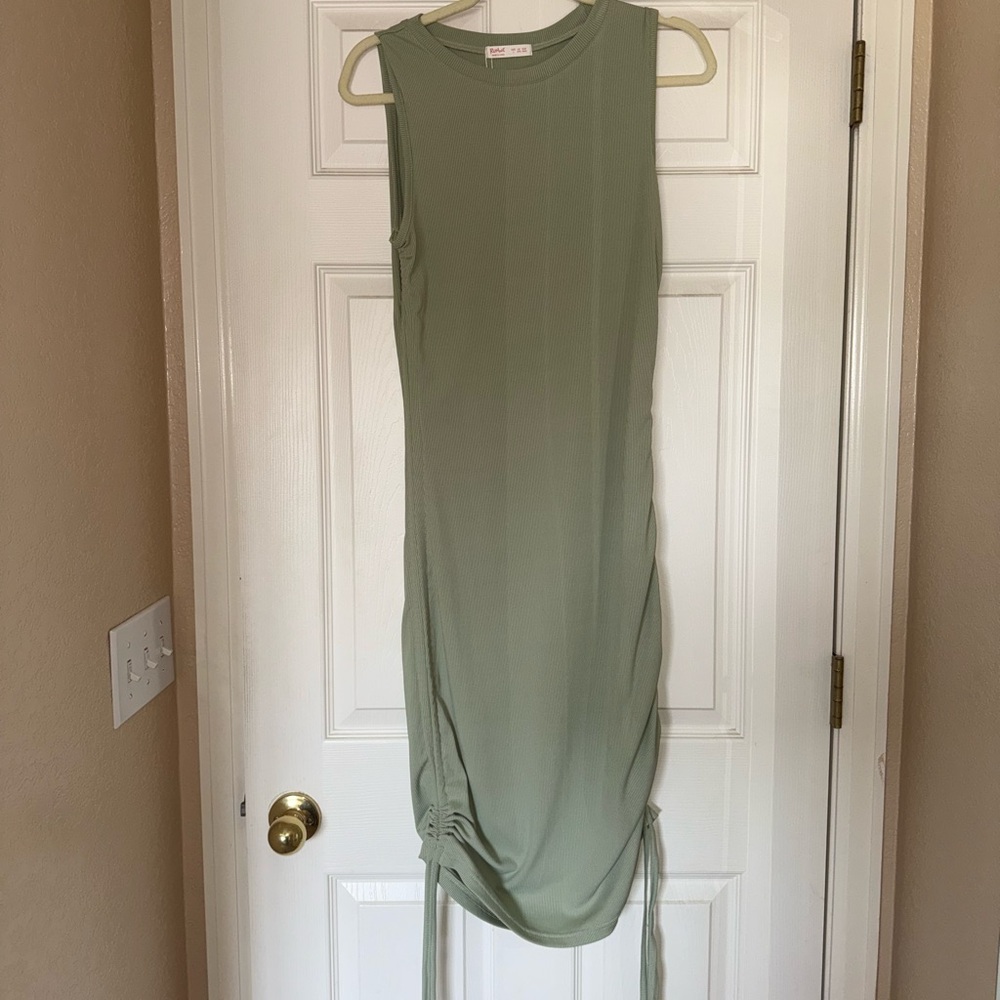 ✨NWT✨ WOMEN’S ROMWE SLEEVELESS BODYCON DRESS